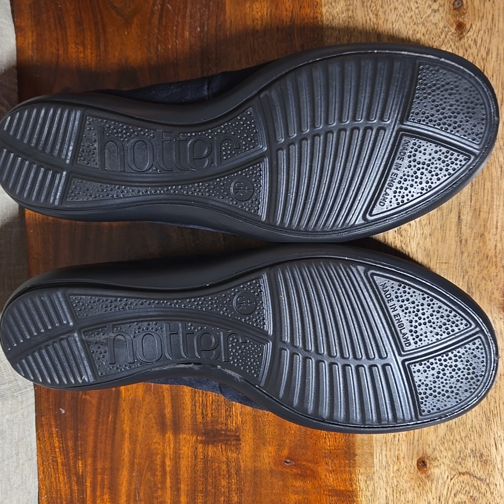 Hotter Black Suede Women's Slippers with Colorful Trim - 6M - Picture 6 of 7
